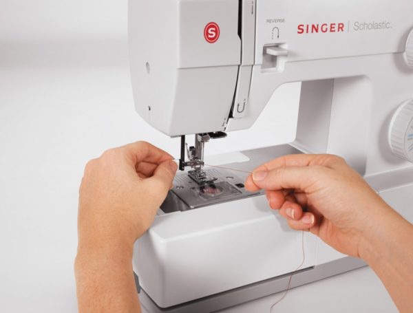 Machine à coudre Singer Scholastic 5523 (Heavy Duty) – Image 3