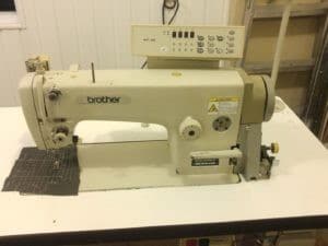 Machine à coudre industrielle Brother DB2-B791-4158