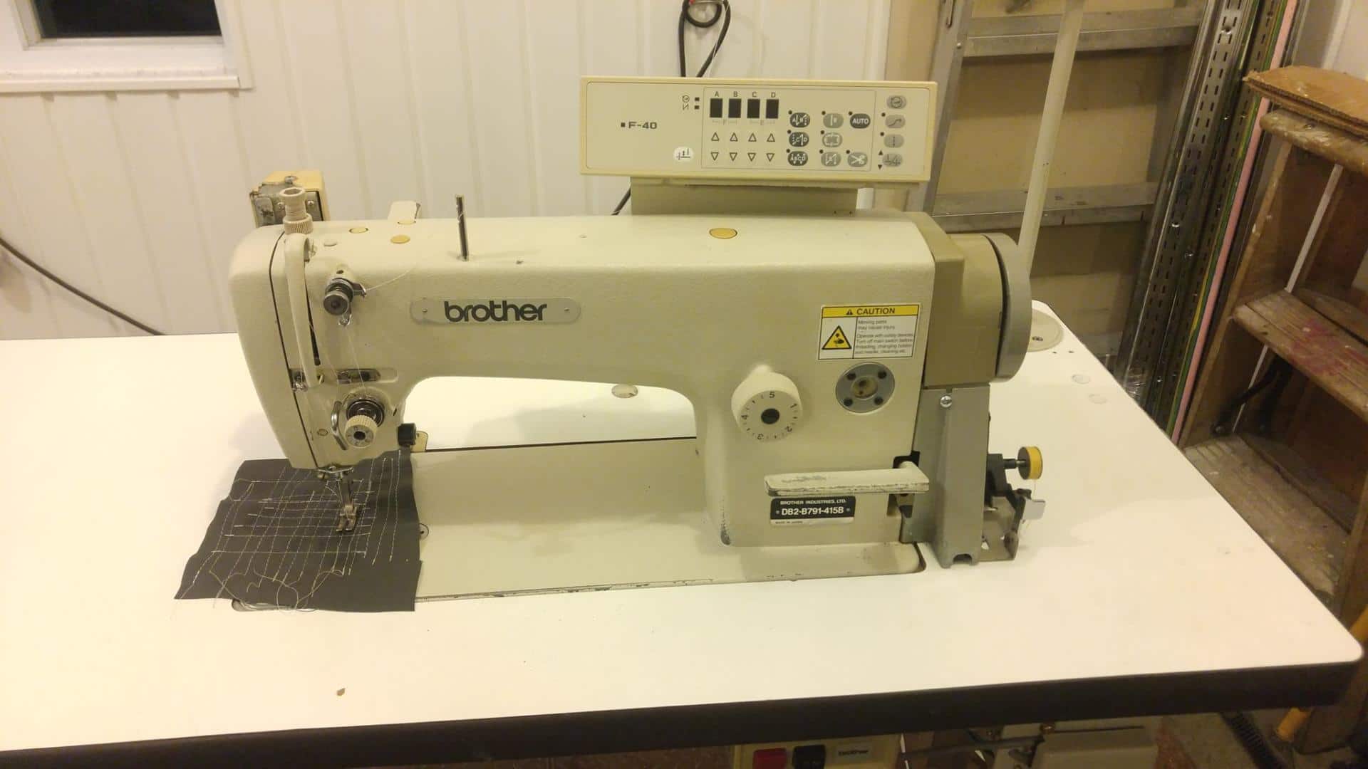 Machine à coudre industrielle Brother DB2-B791-4158