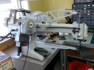 Machine à coudre industrielle Patcher Adler 30-70