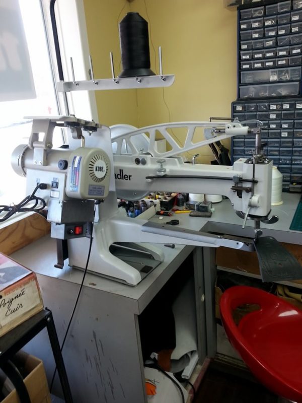 Machine à coudre industrielle Patcher Adler 30-70