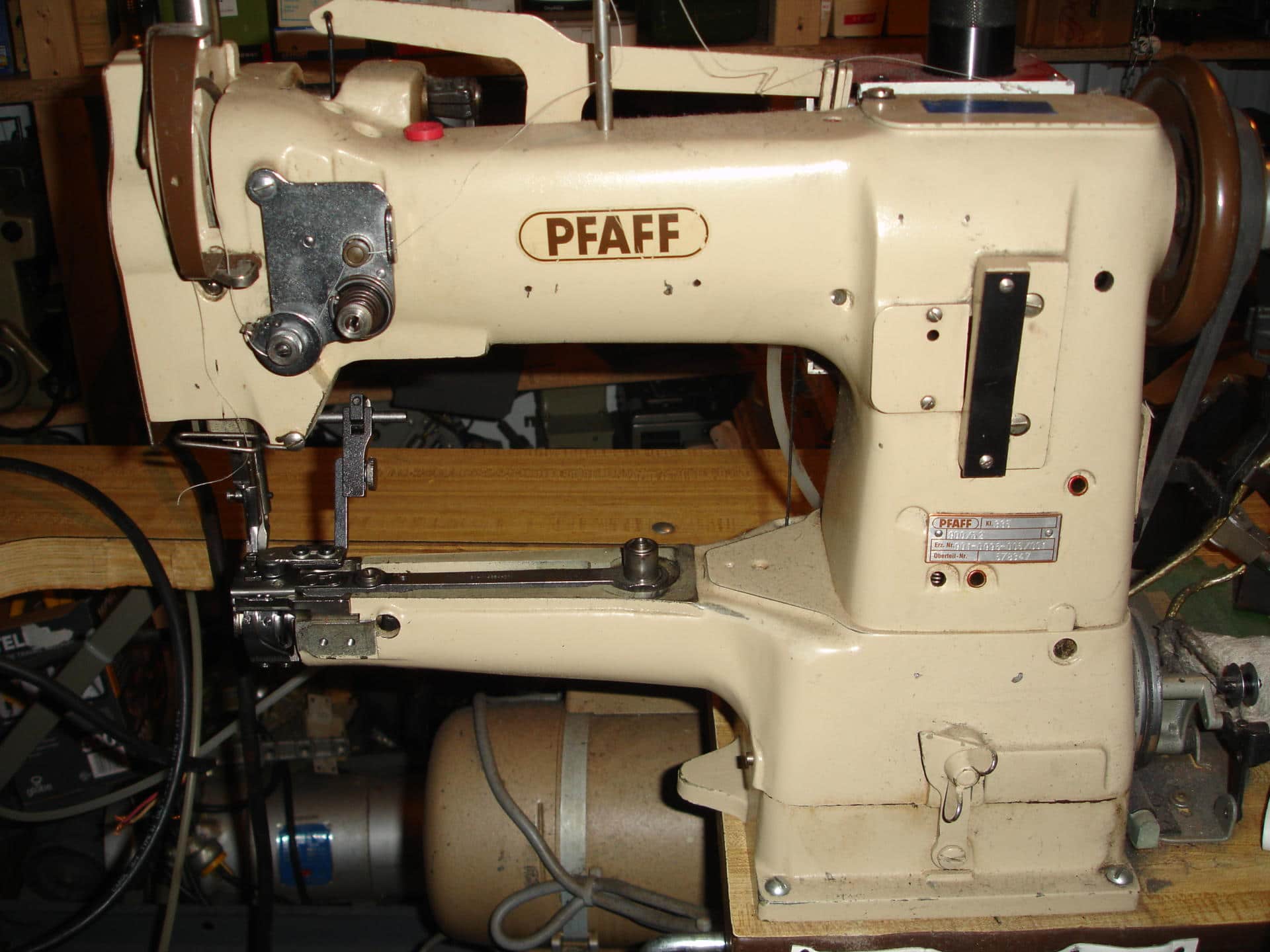 Machine à coudre industrielle Pfaff 335